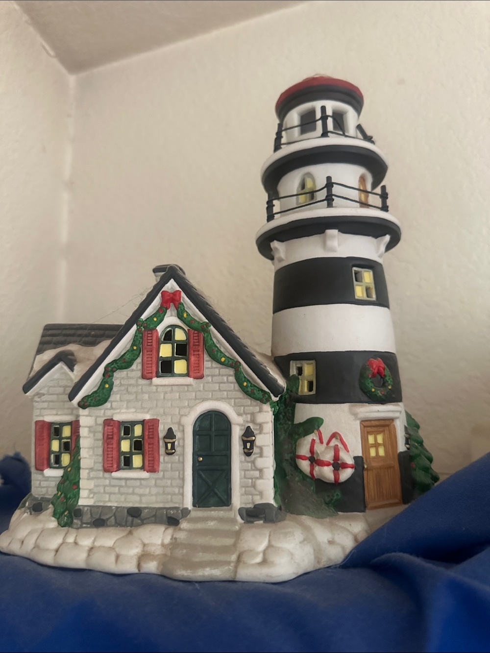 Holiday Lighthouse Cottage Figurine - White, Black & Red